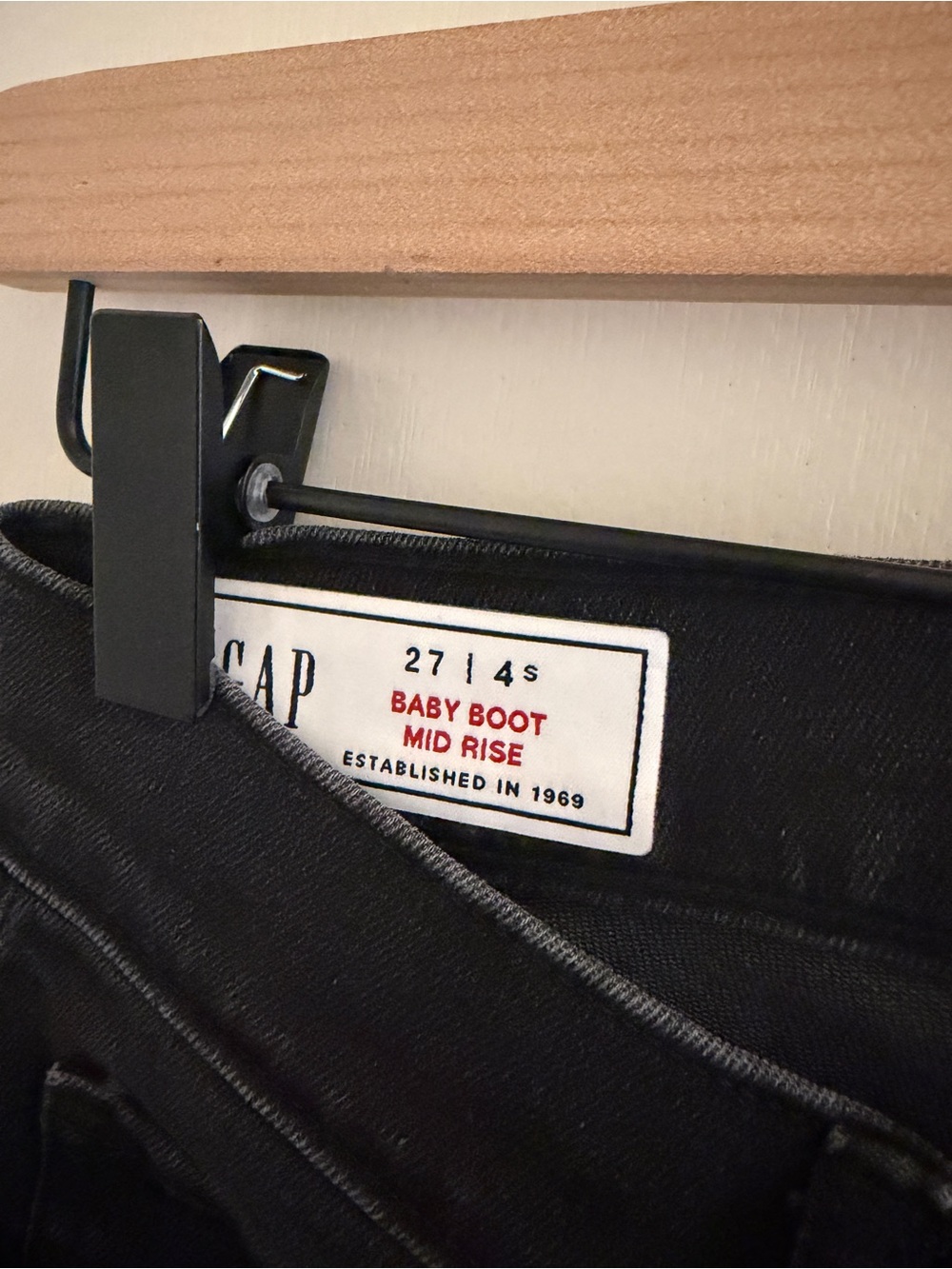 GAP Mid Rise Baby Boot Jeans - Picture 4 of 4